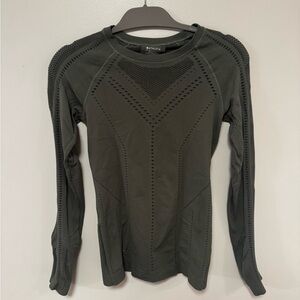 Athleta Oxygen Long Sleeve Mesh Top in Green